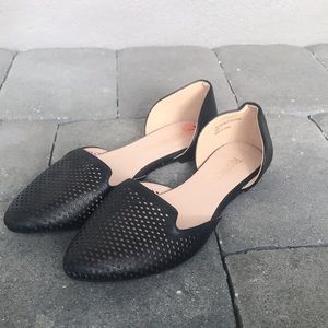 Black, Pointed Tip, Flats